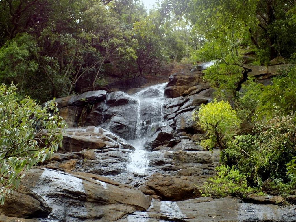 Killiyur Falls in Yercaud
